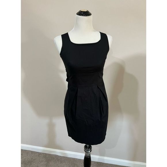 Club Monaco Dresses & Skirts - Club Monaco women dress zip square neck black size 0